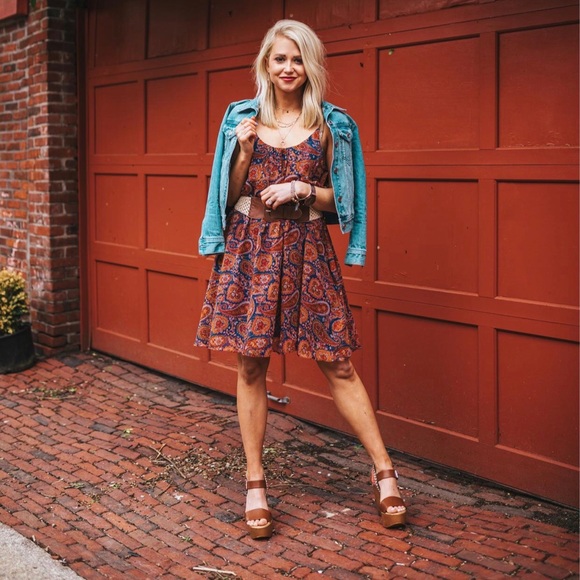 AURA Paisley Strappy Shift Dress - Picture 1 of 8